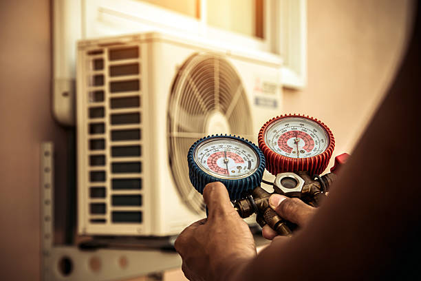 Professional Hvac Installation technician working in Summit Station, OH